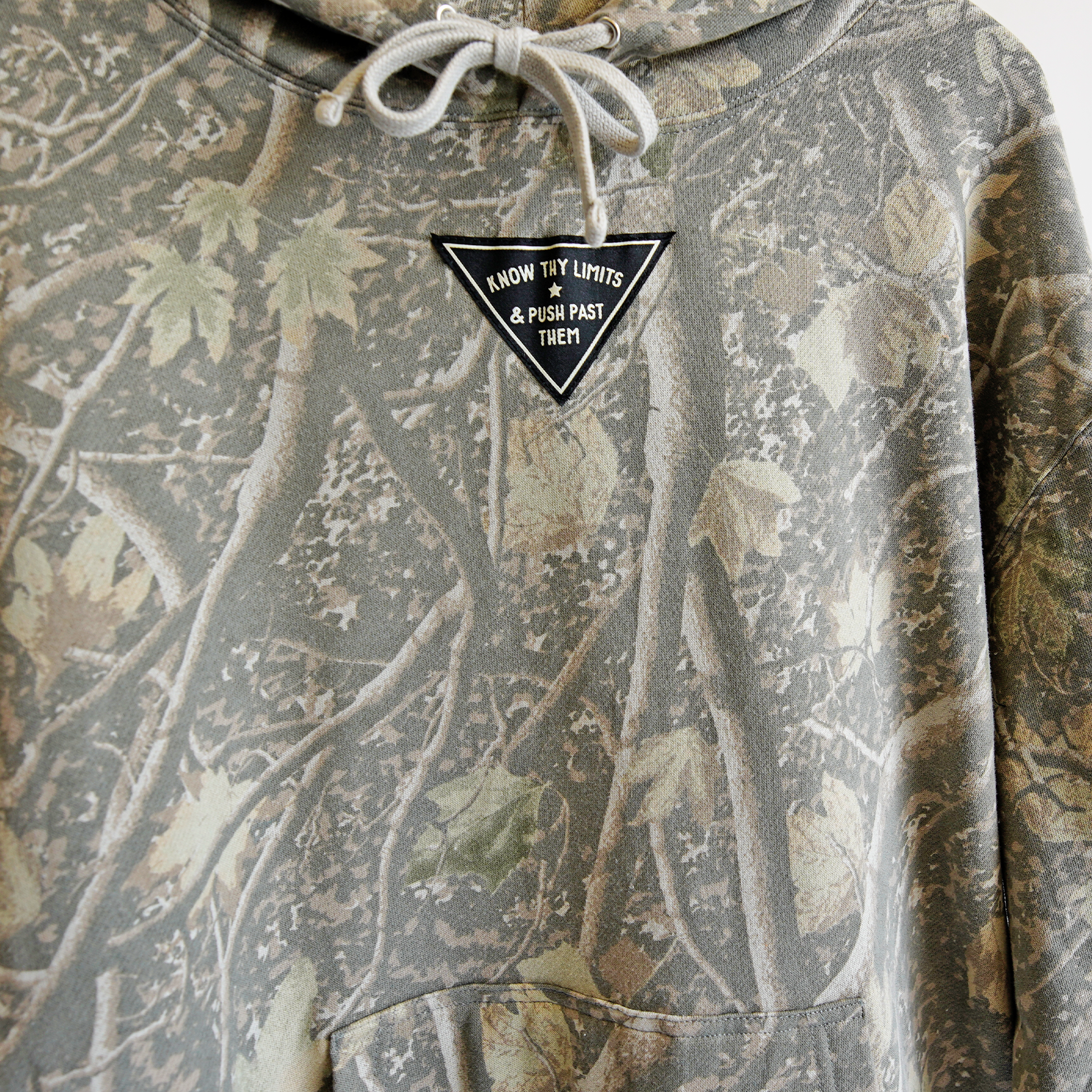 KNOW THY LIMITS - DEADWOOD CAMO HEAVYWEIGHT HOODIE