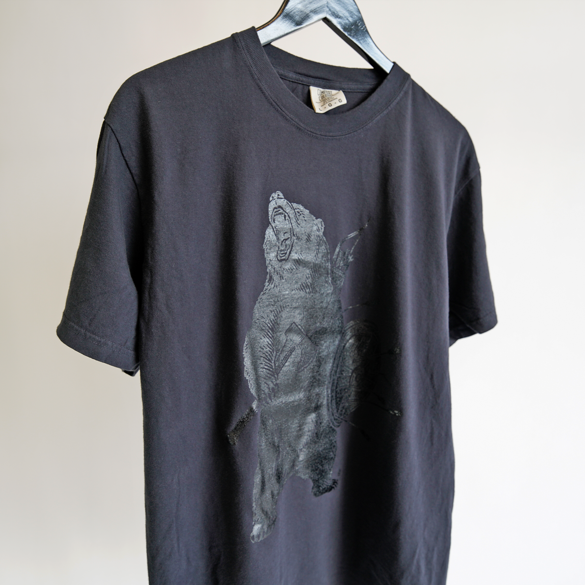 BLACK OUT BATTLE BEAR T-SHIRT